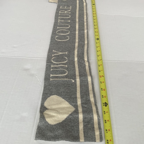 JUICY COUTURE Gray and White Knit Scarf - Picture 5 of 6